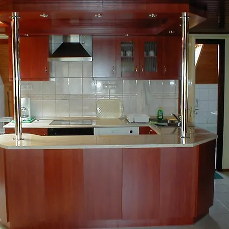 公寓 Three-bedroom Near Lake