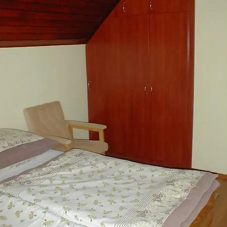 Three-bedroom Near Lake 公寓 巴拉通雷勒