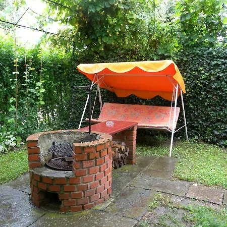 Three-bedroom Near Lake * 巴拉通雷勒