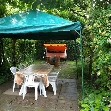 公寓 Three-bedroom Near Lake *